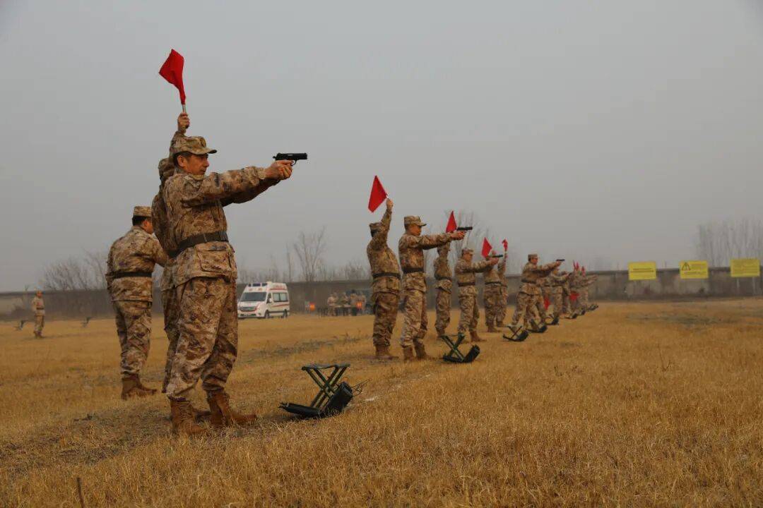 ——河南省开封军分区吹响2026年度开训“集结号”AG真人新闻速递 闻令而动启新程 厉兵秣马练精兵(图3)