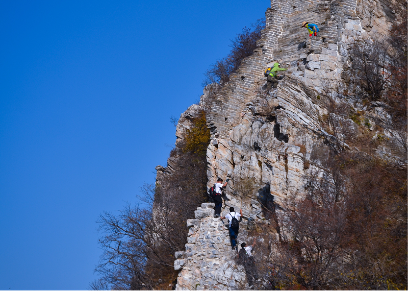 故！你以为的“诗和远方”可能是在拿命试错AG真人app调查｜连发多起死亡、失联事(图3)