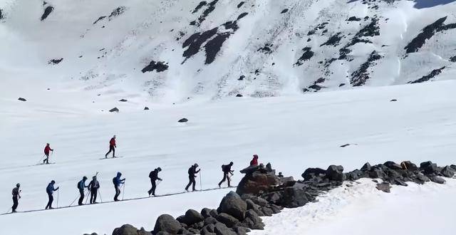 禁区暗藏危险生意有穿越服务开价4800AG真人游戏第一品牌生死鳌太线：徒步(图3)